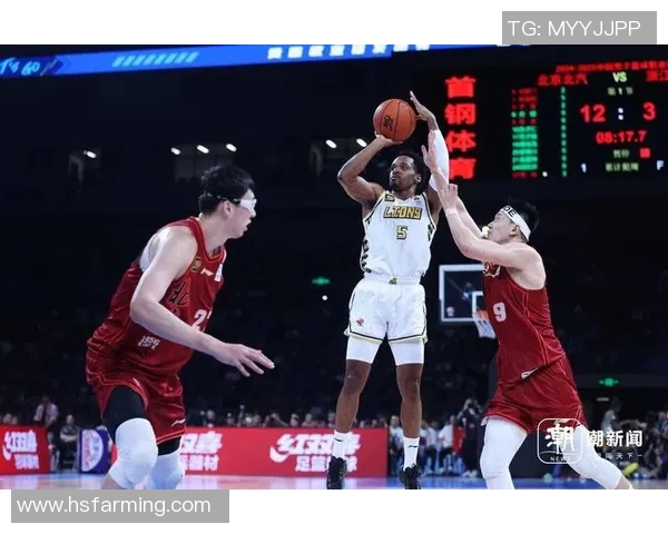 小巴里布朗表现低迷15投仅中3罚球14中12仍拿19分5板5助 小巴里布朗表现低迷15投仅中3罚球14中12仍拿19分5板5助
